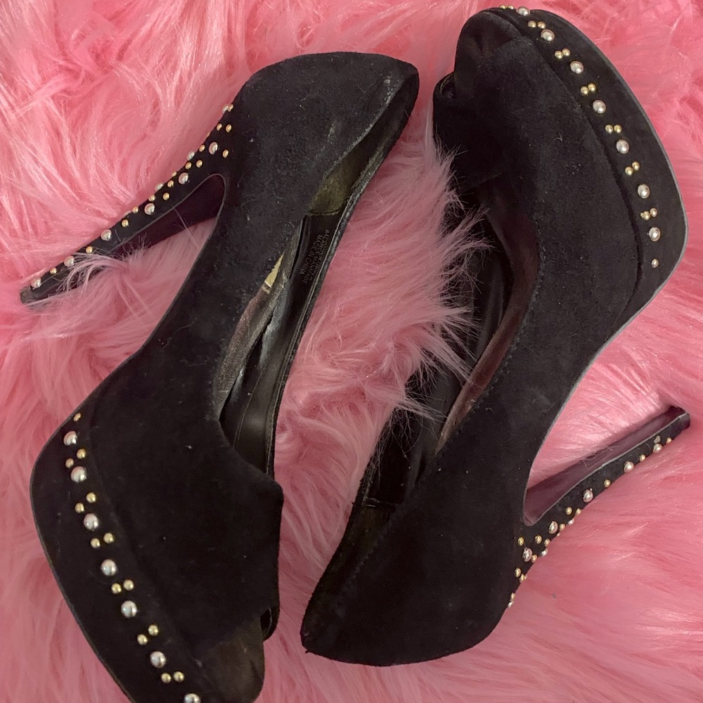 Steve Madden Suede, studded, peep toe heel size 6.5